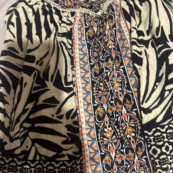 Patrons of Peace Boho Style Top - Picture 4 of 7